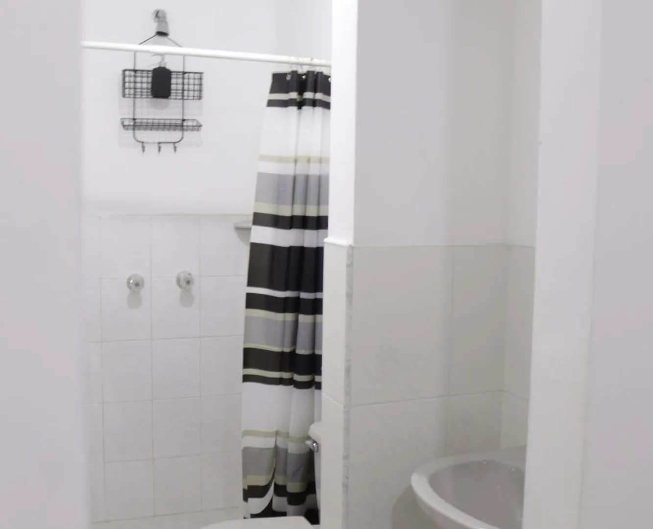 Casa Serene - Habitacion Brisa Medellin 0*,