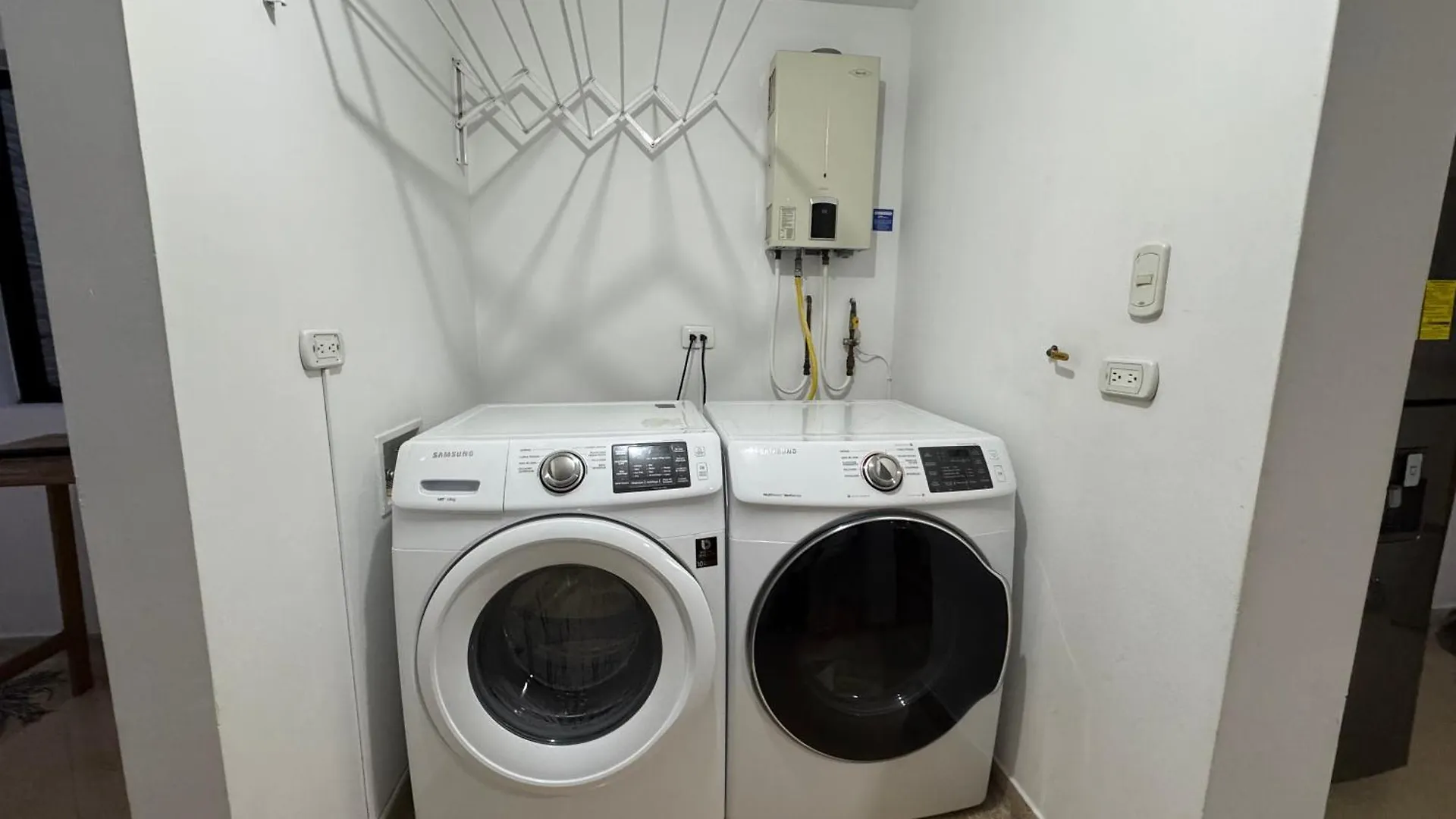 Проживание в семье Casa Serene - Habitacion Brisa Медельин Колумбия